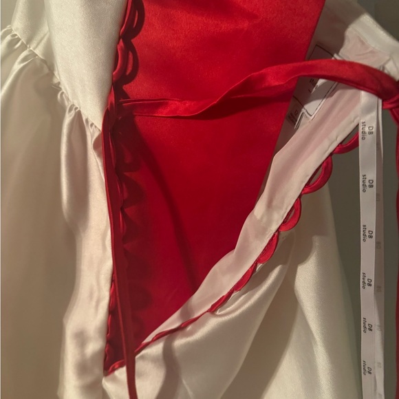 Wedding dress - NWT customized with red corset back size 10-14 - Picture 8 of 10